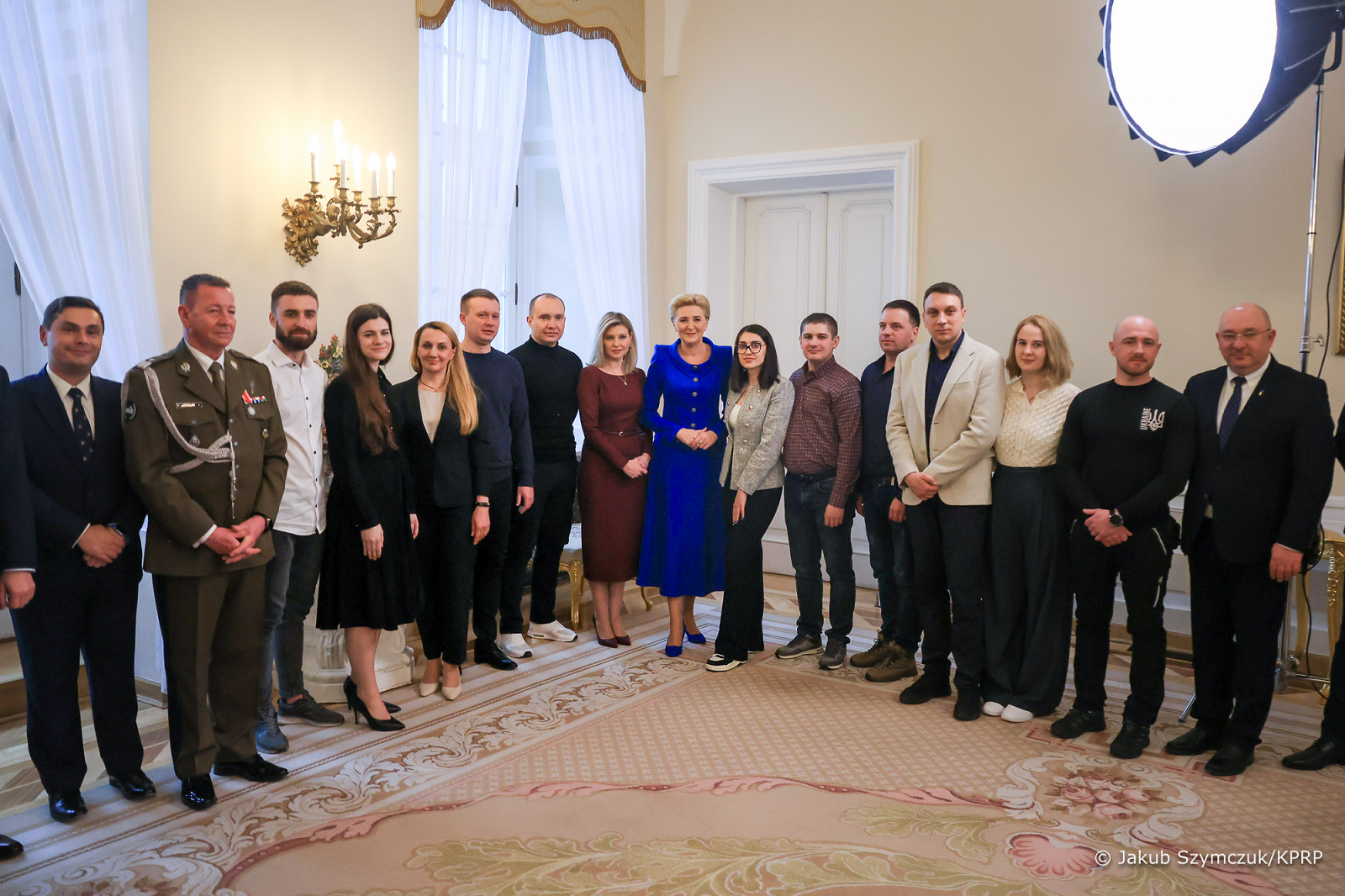 Osoby na spotkaniu z Pierwszymi Damami Polski i Ukrainy