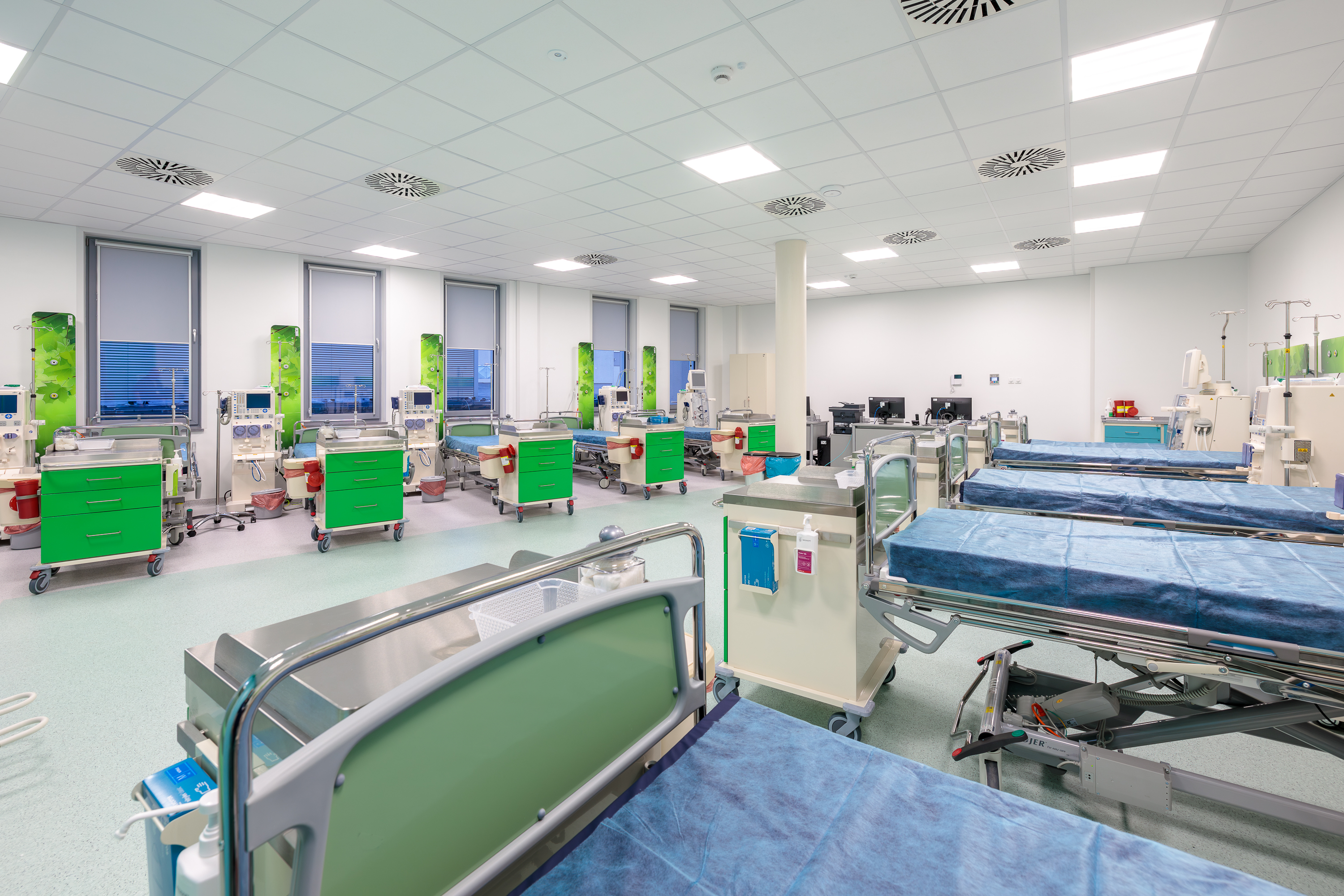 Nowa sala hemodializ Klinicznego Oddziału Sztucznej Nerki SPSK Nr 4 w Lublinie