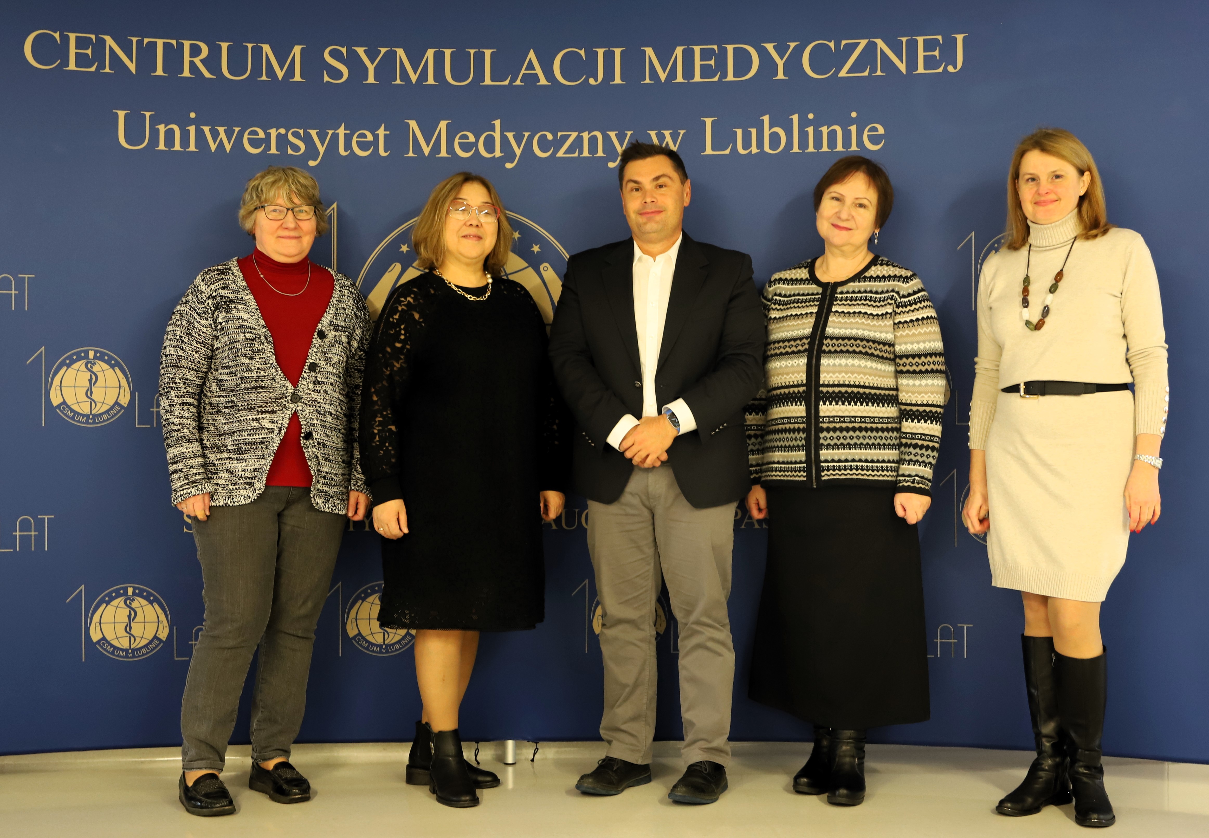 Od lewej: prof. Anna Malm, prof. Zuriyadda Sakipova, prof. Kamil Torres, prof. Grażyna Biała, prof. Agnieszka Ludwiczuk