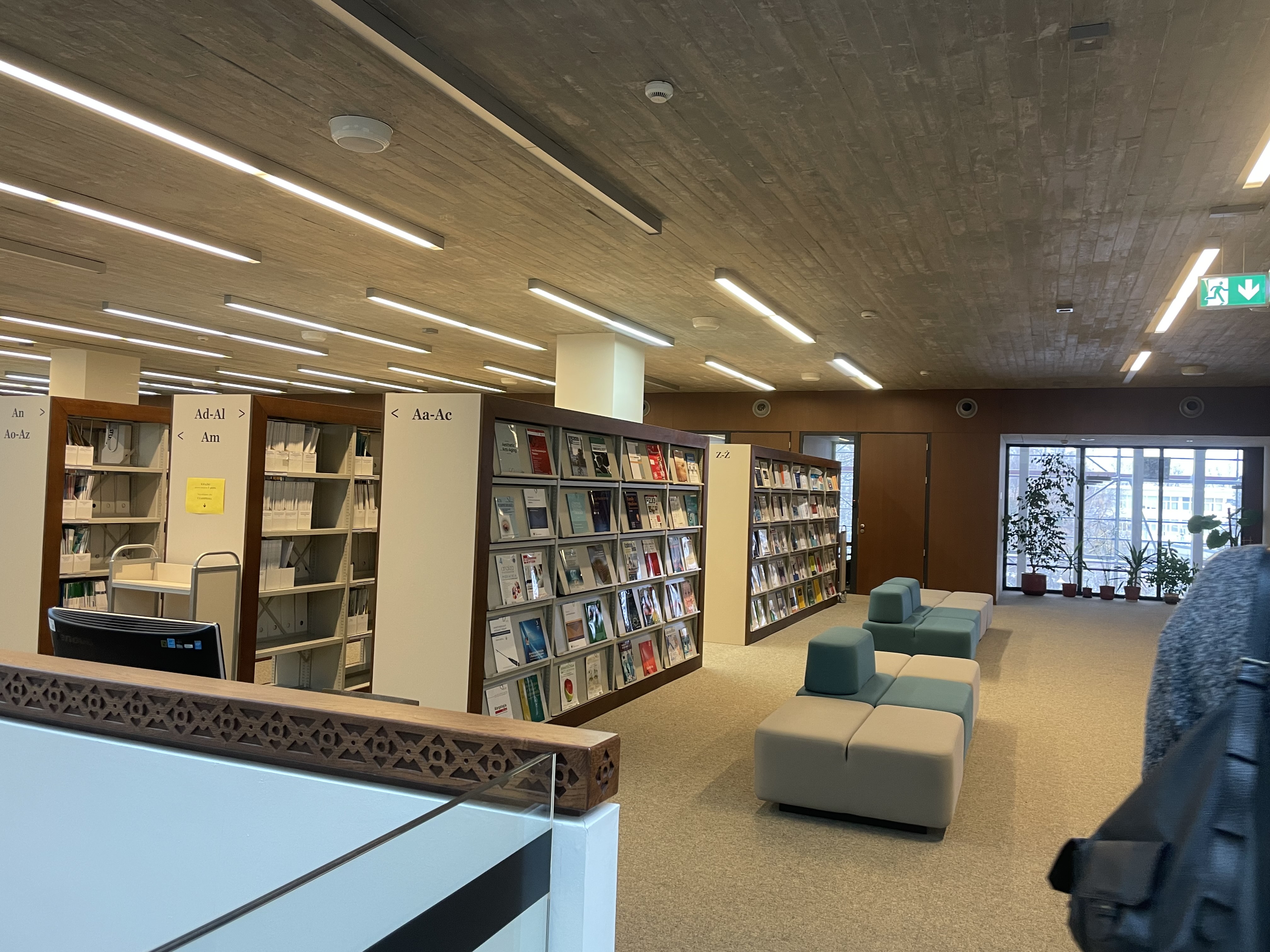 Biblioteka Uniwersytetu Medycznego we Wrocławiu – przestrzenie otwarte dla użytkowników (fot.: Katarzyna Rafalska)