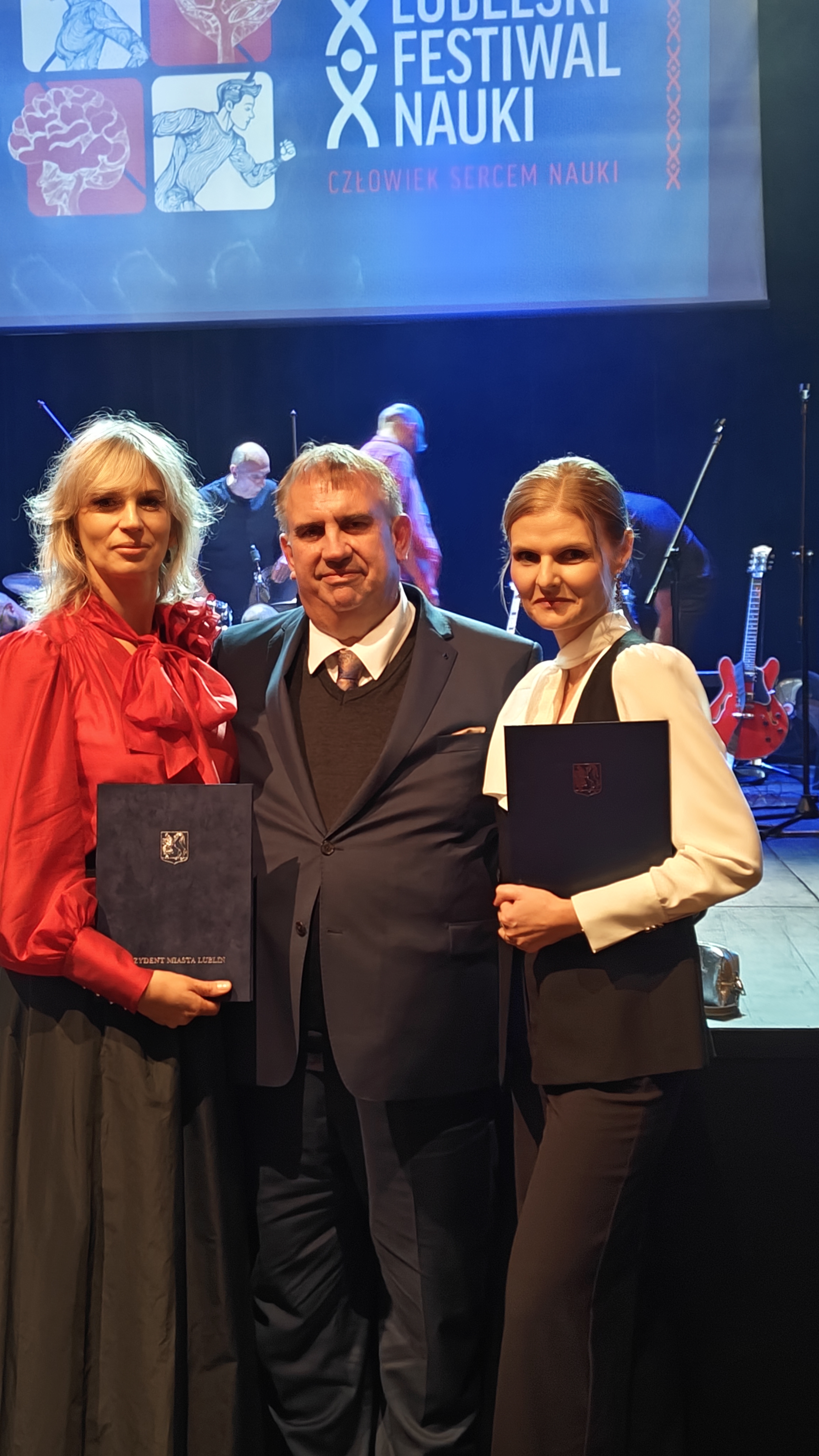 dr Monika Jakubiak-Hulicz, prof. ucz., prof. Wojciech Załuska, dr Anna Olszewska, prof. ucz. na gali Lubelskiego Festiwalu Nauki