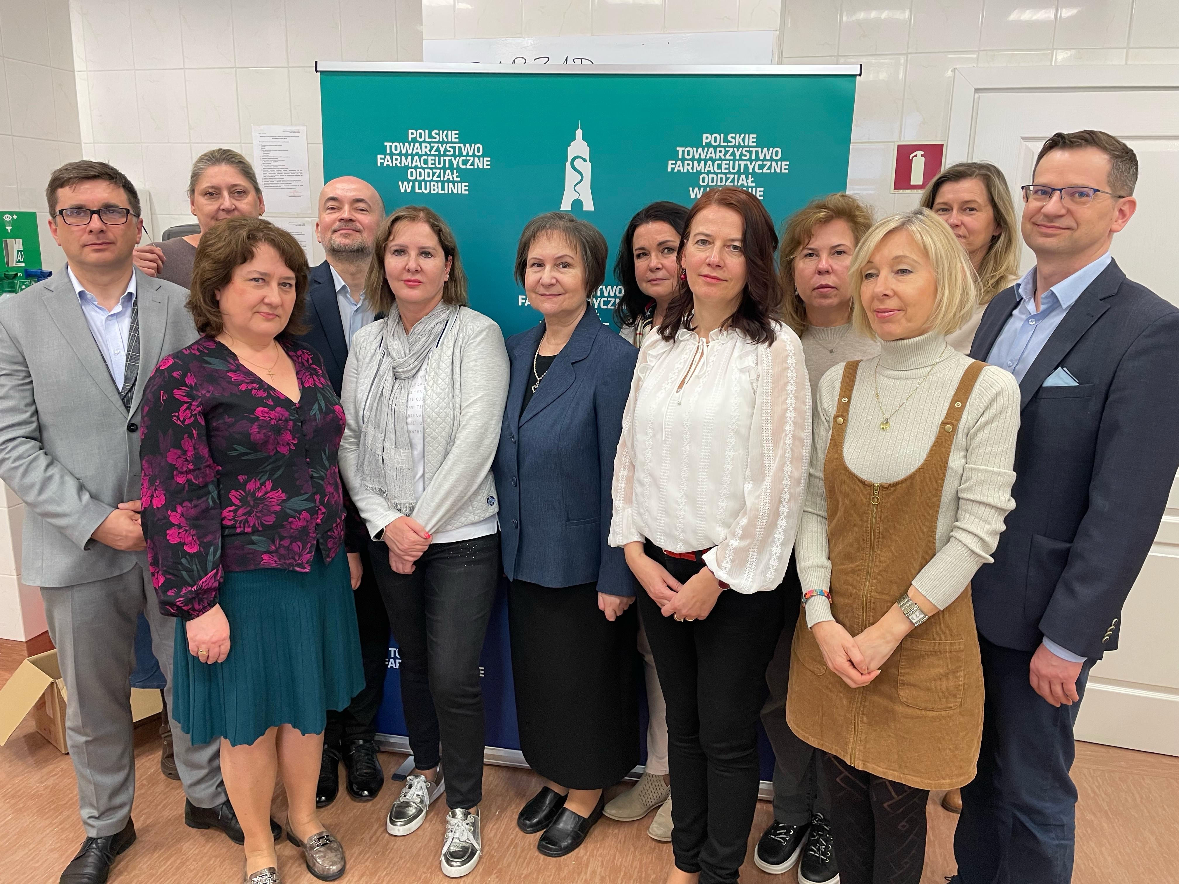 zdjęcie grupowe organziatorzy III Forum Młodych