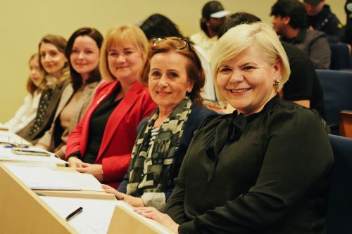 osoby wchodziące w skład jury konkursu