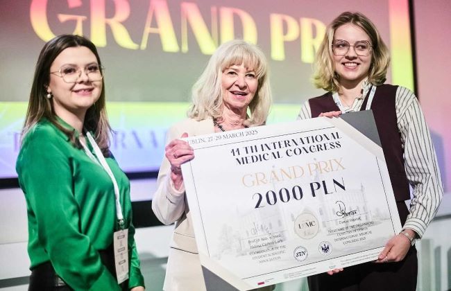 trzy kobiety z nagrodą