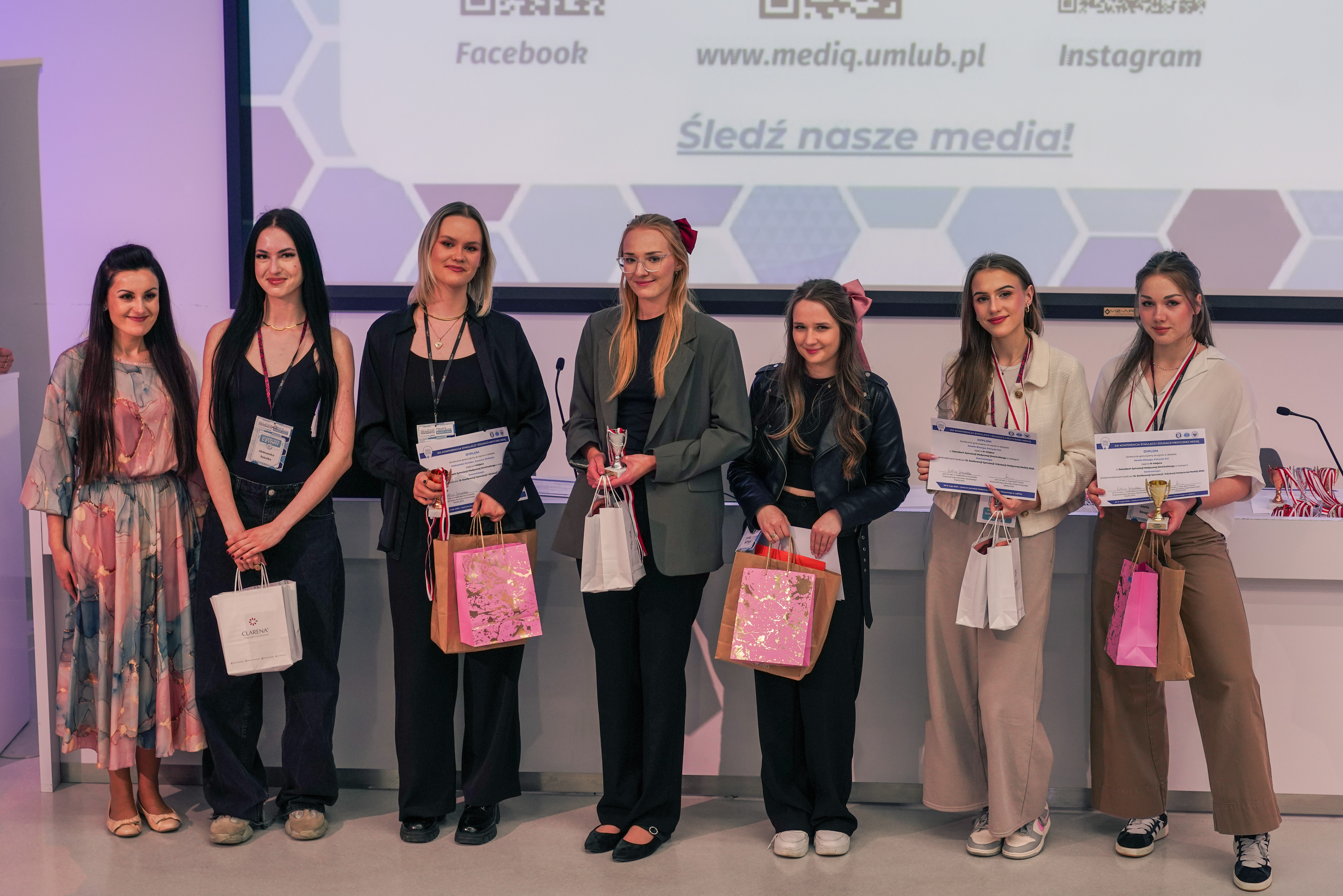 Uczestniczki SimChallenge w kategorii kosmetologia