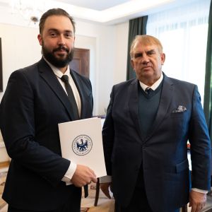 foto Słowa, kt&oacute;re budują mosty. Rozmowa z Piotrem Lewandowskim, rzecznikiem prasowym UMLub